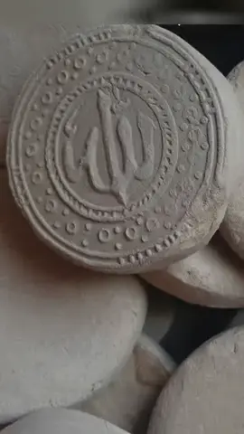 احبه ولا تلوموني علا حبه كلبي من الصغر ذاب بعشكهة           😂💖😘🥹