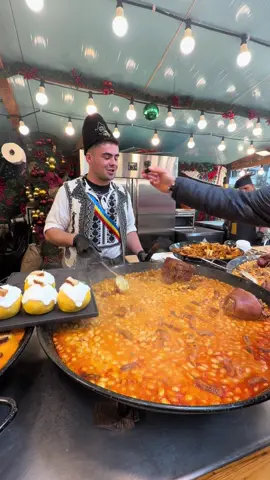 Ce mananca romanii de 1 decembrie #fasolecucarnati #fasole #1decembrie #romania #targuldecraciuncraiova 