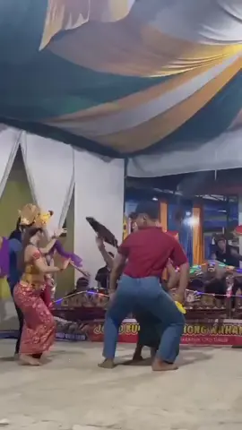 #fy #aesthetic #fy #jogedbumbungbali duet bersama penari @joged.siong.wahan 😍