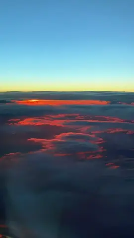#Sunrise under the clouds…. #foryoupage❤️❤️ #fyp #viralvideos #paradise 