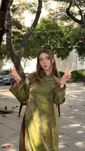 Let’s hear it once again for the most stunning bridesmaid dress #aodai #weddingday #vietnam 