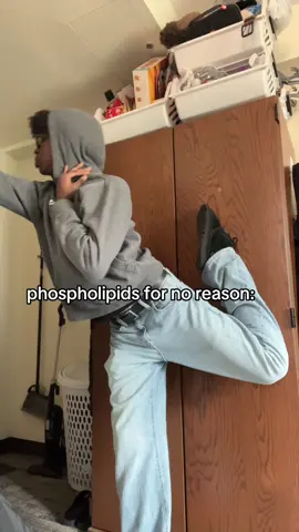 always posed all cute w that leg bent😫😫😫😫😫