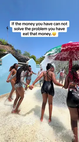 Hapa tu ni burudani. #adventurenisisi #mombasa #wildwaters @WildWatersKe 