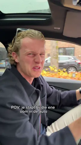Altijd raampje open en roepen #oom #auto #humor 