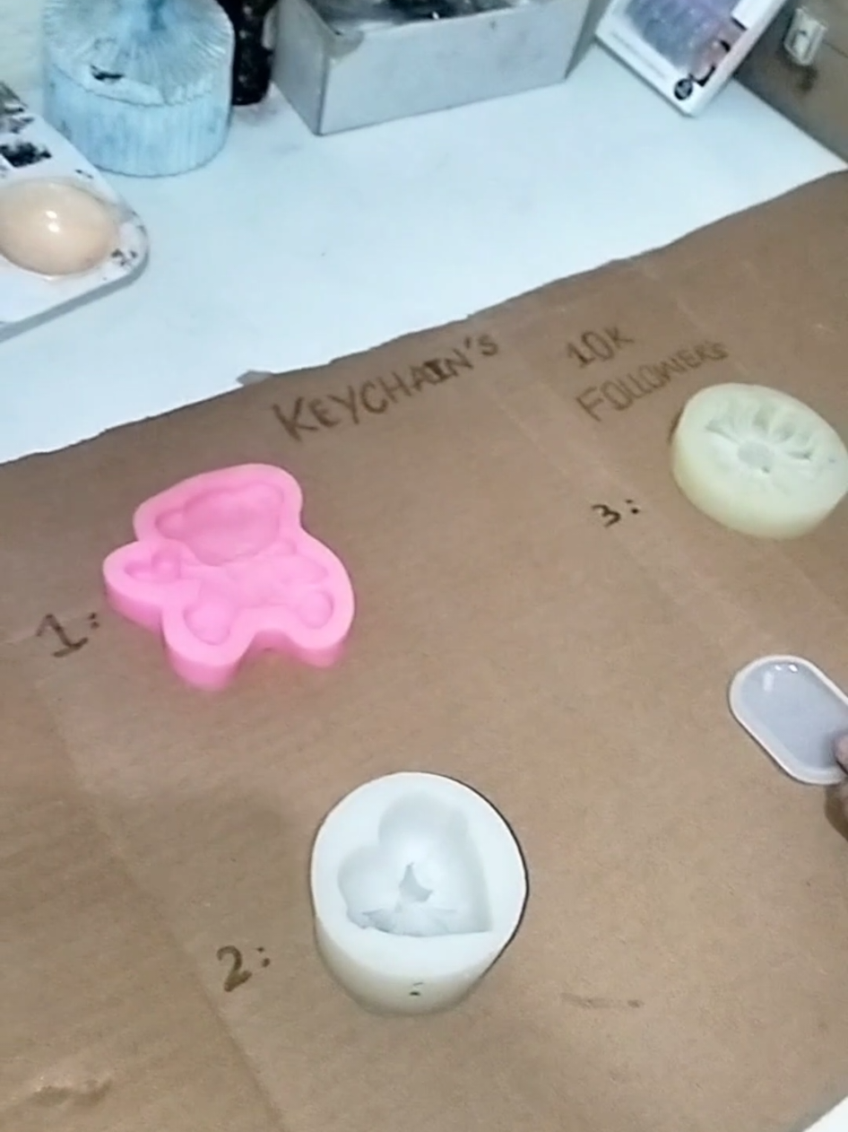 7 days keychain challenge 🌷 follow for more 💫  #SmallBusiness #handmadecraft #unfreezemyaccount #unfreeze  #creatorsearchinsights 