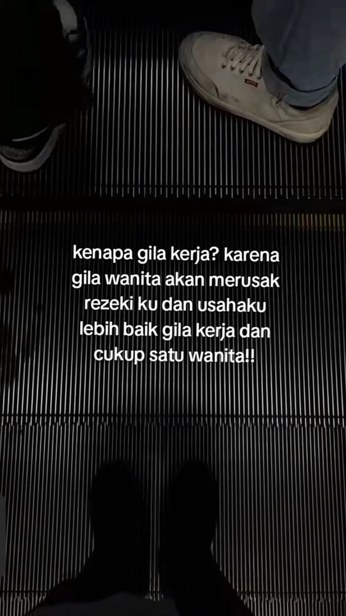Menyakitkan hati wanita tidak membuat kamu hebat ketua…mungkin setiap rezeki kamu dapat itu juga ade lah berkat doa dari nye..bahagia itu mudah#rezekibakalisteri #fyp #satunamatetapdihati @SW 🕊️ 