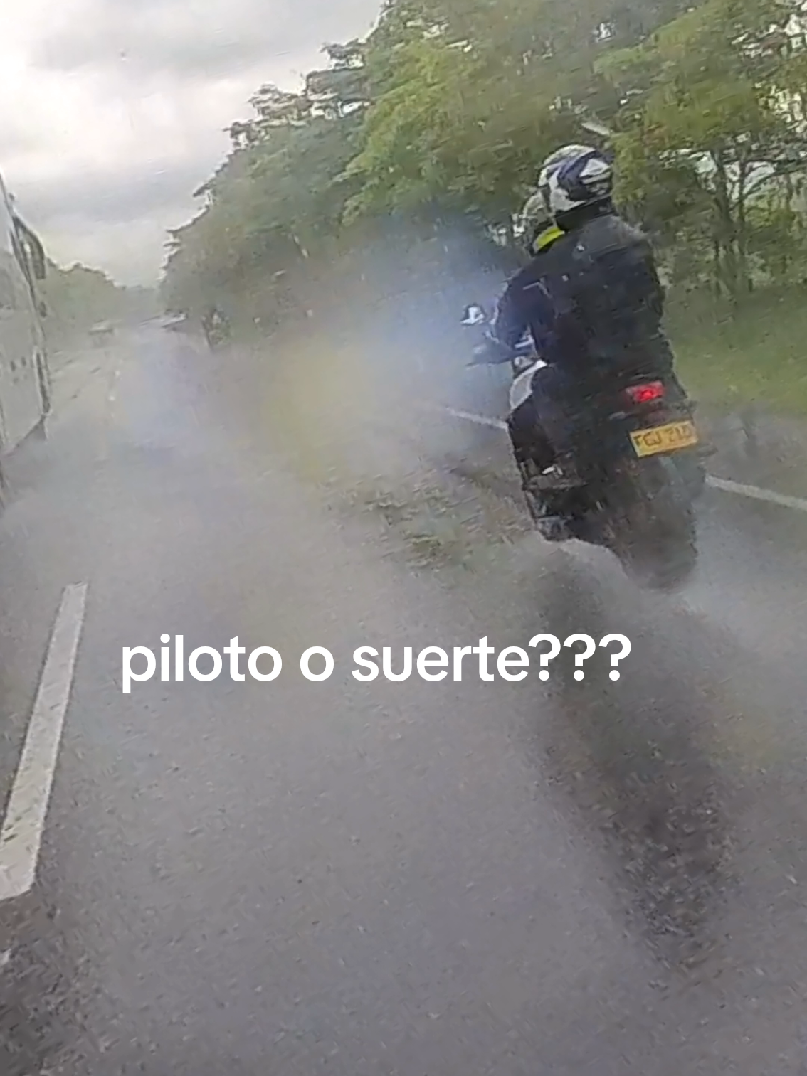 #LIVEIncentiveProgram #LIVEWithLessFollowers #PaidPartnership #pilotos #suerte 