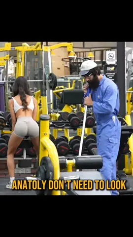 #anatoly #gym #gymprank #gymprankcleaner #powerlifter 
