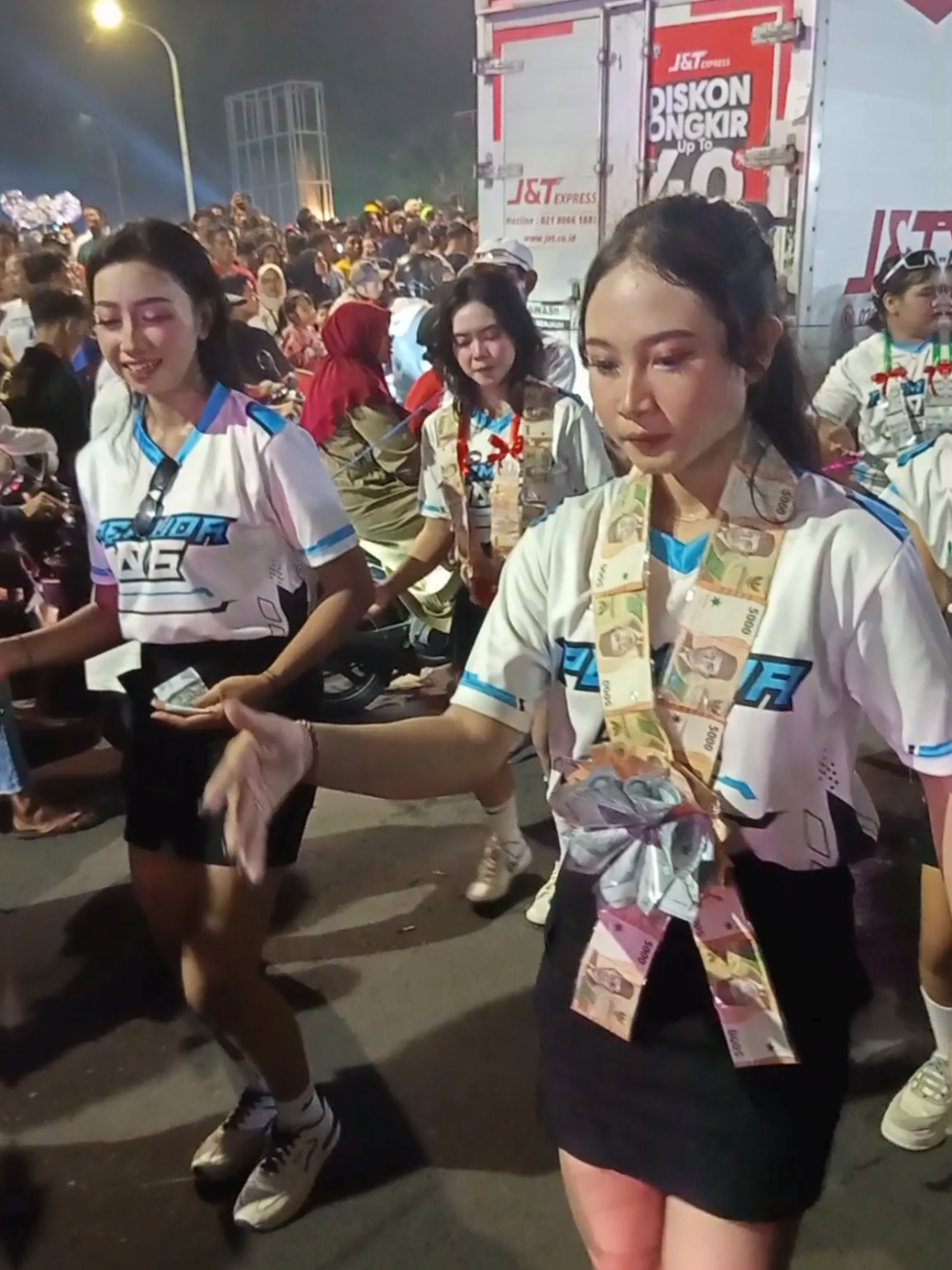 iki loh rek Laban Kulon Night Karnival 2025 #soundkarnaval #soundhoreg #karnaval2025 #karnavalsoundsystem #sedekahbumi 