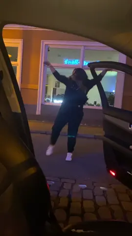 „Wenn ich auftauche, wird’s automatisch ein Event.“ 😂 #willkommenstalker #bleibduselbst #fypツ #fyp 