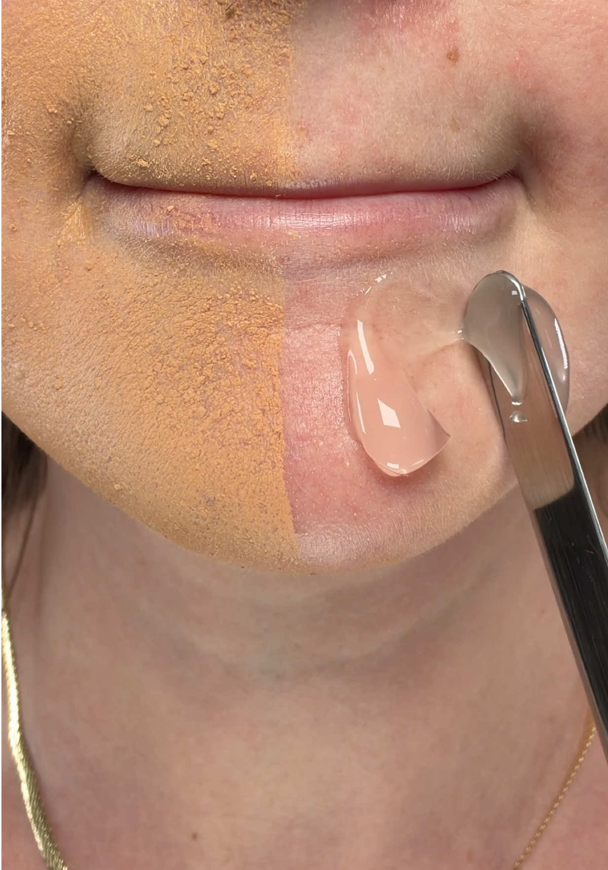 Tired of cakey makeup? 🫨 @SKIN1004 US Poremizing Light Gel Cream to the rescue💗 #skin1004 #makeup #skinprep #beauty #skincareroutine   