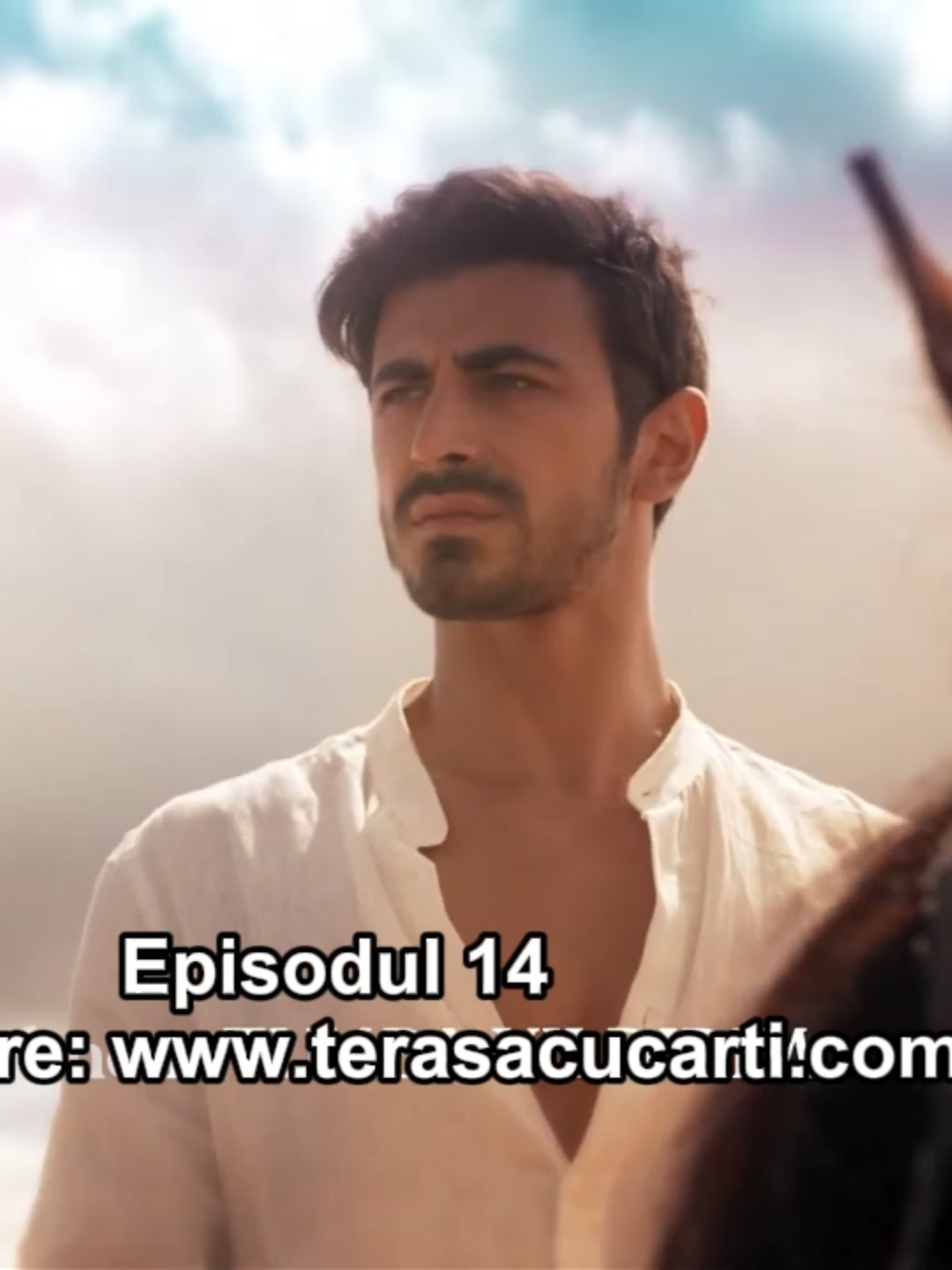 Arafta - Uniți de destin episodul  14 Dacă apreciați traducerile noastre, vă rugăm să ne susțineți cu un like, un repost, un share sau pur și simplu povestiți prietenilor despre noi. Avem mare nevoie de susținerea dvs. Pe fundalul peisajelor fascinante ale Turciei, spune povestea în care focul furiei se ciocnește cu chemarea tăcută a iubirii. Când Ateș, confruntat cu rănile trecutului său, se întoarce să ceară socoteală, toate echilibrele se schimbă. Între timp, Mercan încearcă să-și protejeze inima în această lume în care a fost târâtă de soartă, pășind pe o linie fină între încredere și suspiciune. Secrete ascunse în umbră, cuvinte nerostite și o atracție arzătoare... Arafta este tensiunea în creștere dintre pasiune și reglementarea de conturi, care la fiecare pas pune din nou întrebarea: „Inima sau mândria?” #terasacucarti #dizi #arafta #serial #araftadizi #turkishseries #serial #ateș #EminGünenç #mercteș #serialetv #Turkey