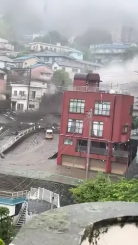 Ya Allah... lindungilah kami ini di manapun berada, kami yang banyak dosa ini ya Allah🤲 #vedioviral  #lewatberandafyp #fyppppppppppppppppppppppp #peringatan #alam 