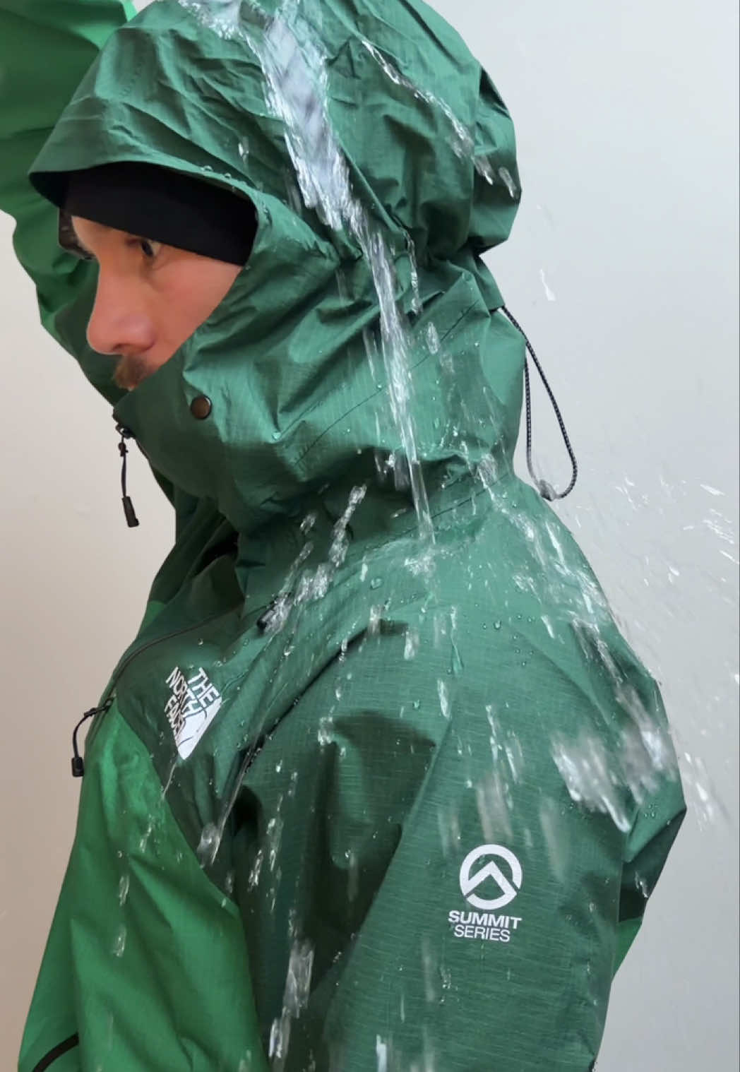 Summit FUTURELIGHT AMK Jacket- ad Engineered for athletes pushing higher, faster, and lighter. •	Inspired by athletes chasing lighter, faster ascents •	FUTURELIGHT breathable-waterproof technology •	Lightweight side panels for increased air permeability + comfort •	Articulated patterning that mirrors the body for unrestricted movement •	Fully sealed seams to protect against wind, rain + snow •	Built for mobility, durability and high-output missions @thenorthface_europe  #thenorthface #asmr #mountains #unboxing #neverstopexploring 