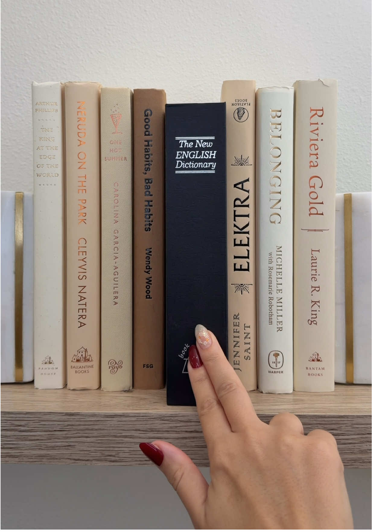 🔗In Bio! This safe book easily blends with other books 📚🖤 #amazonhome #hiddenstorage #booksafe #founditonamazon #secretstorage 