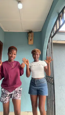 Minah the stepper 😂@Batife Bentley 💅🏻🧕💕 @Abby_LIVE📸📹❤️ 