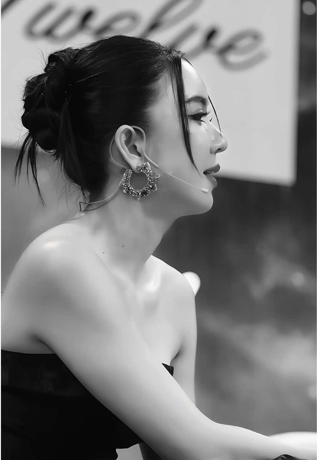 #june_nannirin Đẹp cái gì mà “Đẹp Khùng - Đẹp Điên” chịu không có nổi..🤯 #junenannirin #junenannirinvarokornwatcharakool 