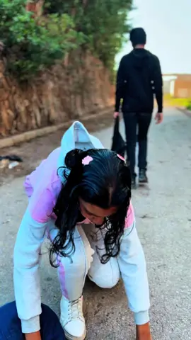 ماذا فعلت الطفلة مع الطفل بعد موقعت 