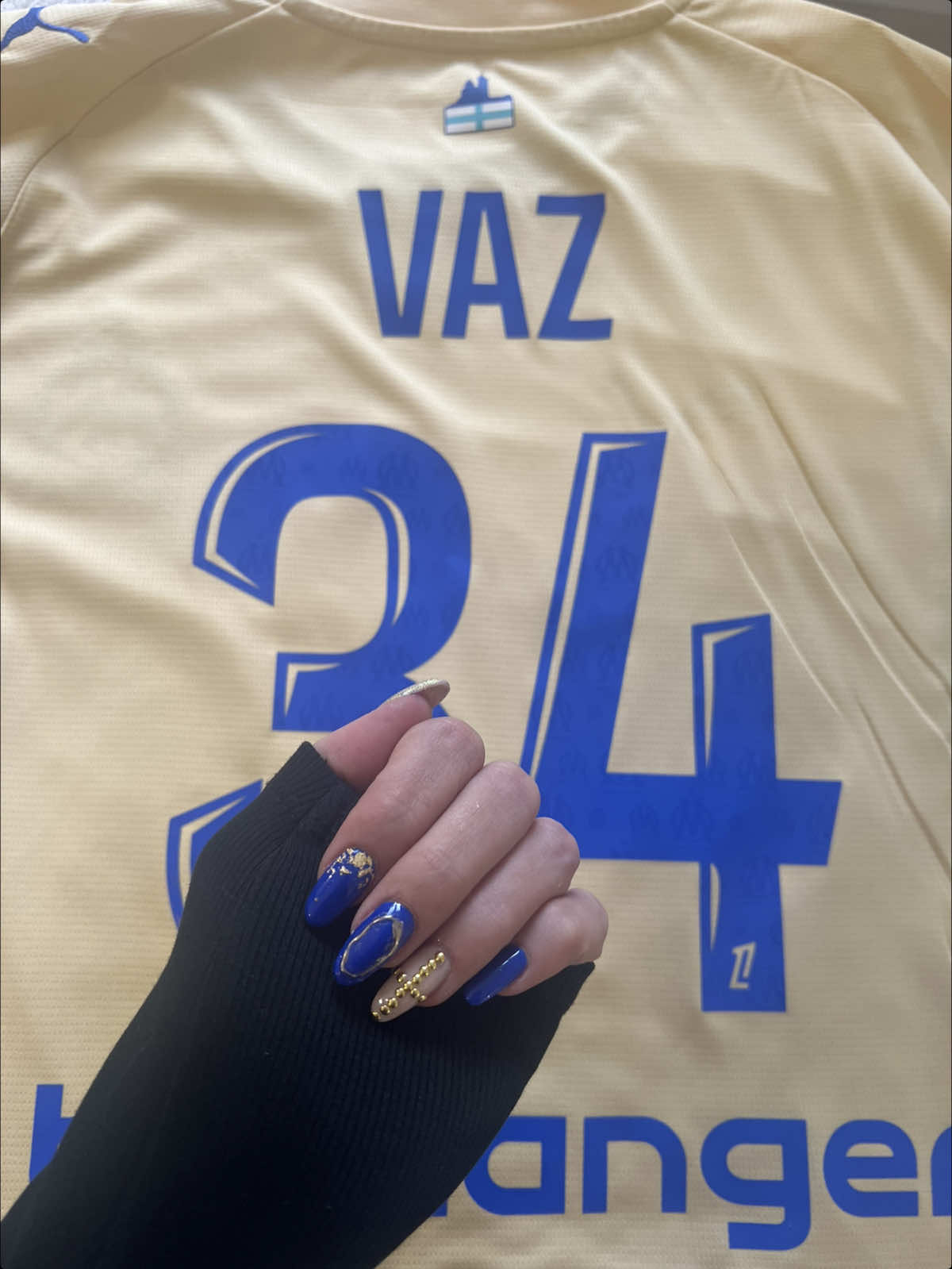 @Olympique de Marseille  Merci à @calybeauté pour cette pose magnifique 😍 #olympiquedemarseille💙🤍⭐ #stadevelodrome #pumafootball #doretdeplatine #om 