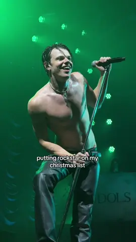 @yungblud 😇🎄 #yungblud #yungbludarmy #blackheartsclub #christmas 