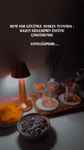 Bunu güçlü bir Anneye gönderin… Çünkü bazen Anneler güçlü ve mükemmel dolduklarını birinin hatırlatmasına ihtiyaç duyabilir…  #kesfetedüş #reelsinstagram #kahvesözleri #kahveaşkı #kahvesunumları
