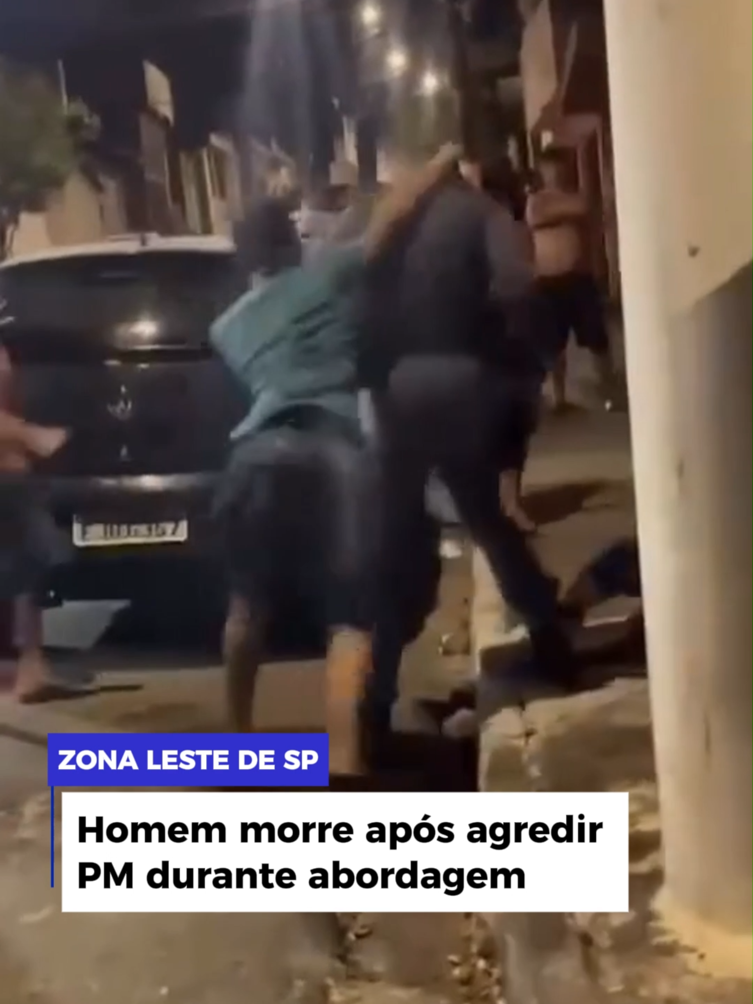 INTERVENÇÃO POLICIAL Um homem de 32 anos morreu neste sábado (29) após a intervenção de um policial militar que realizava uma abordagem na rua Alice Lins de Azevedo, zona leste de São Paulo. Segundo a SSP, agentes da PM estavam em patrulhamento quando abordaram um homem em uma moto. Ao decorrer da ação, populares começaram a hostilizar os agentes. Neste momento, a vítima agrediu um PM e foi baleada.  O homem foi socorrido ao Hospital Santa Marcelina do Itaim Paulista, mas não resistiu. A arma do policial foi apreendida e o caso foi registrado como resistência e morte decorrente de intervenção policial no DHPP. Saiba mais ▶ redetv.uol.com.br/jornalismo . . . 📸: Reprodução / Redes Sociais 📝: Redação RedeTV! #Notícias #últimasnotícias #intervençãopolicial #zonaleste #sãopaulo