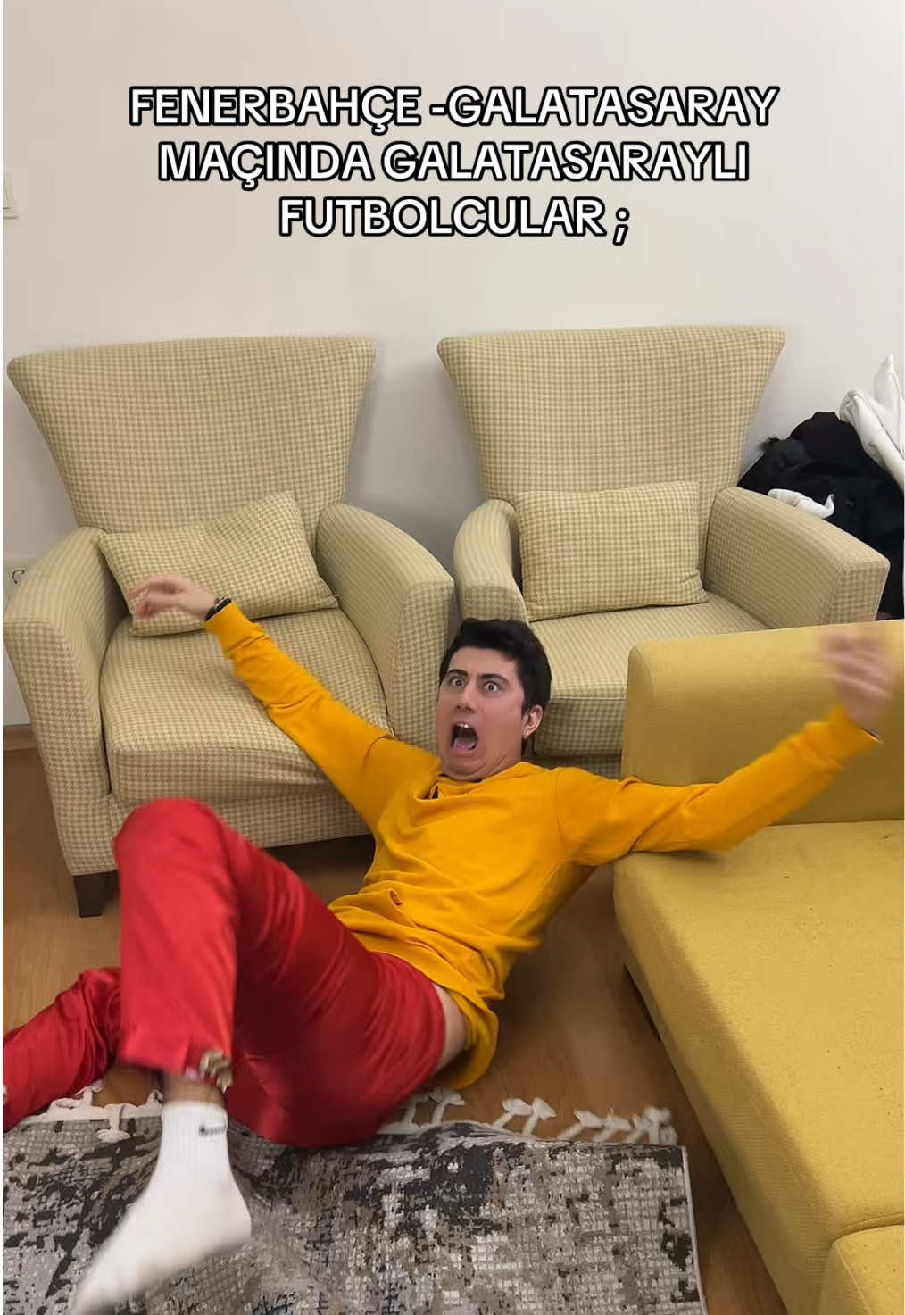 Derbide yaşananlar😂 gözü kapalı futbol yazın😘 #fenerbahçe #galatasaray #komik #komedi #kifc 