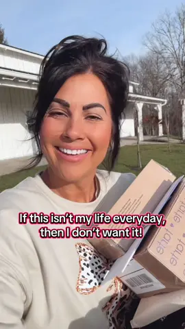 Life as a tts creator!! #tts #creator #influencer #tiktokshopcybermonday #tiktokshopcreator 