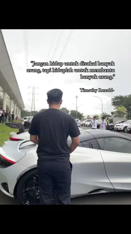Jangan hidup untuk di sukai banyak orang. #timothyronald #acsummit #mclaren750s 