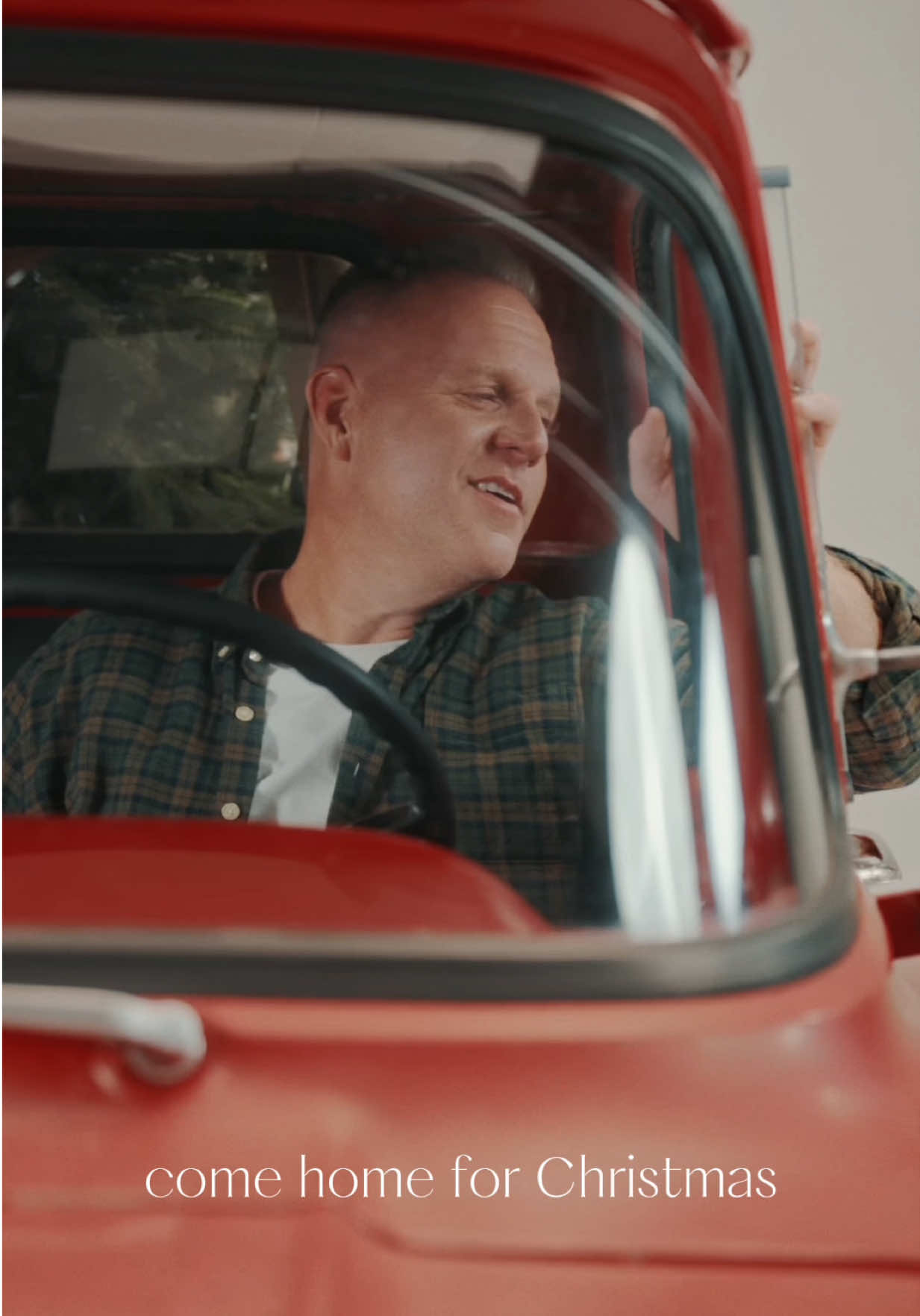 The countdown for Christmas is on. Are you ready to come home to the joy and the peace waiting for you this season? 🎄🎶 #christmas #holidaymusic #christmasmusic #comehomeforchristmas 