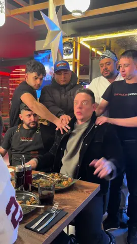 - Ahora será por las buenas 😂😂 Tenemos un debate en los comentarios de este video y queremos saber tu opinión, si el hombre invita el hombre paga ? O dividir la cuenta está bien ? Coméntanos 🫶 @ChinaWok express 