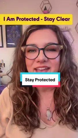 Step into your power and seal your energy field with this bold protective blend crafted to keep you grounded and safe. Featuring the ancient wisdom of Frankincense, Juniper berry, sandalwood and a cheerful touch of wild orange essential oils. This elixir is your energetic bodyguard in a bottle. 💫💪 ##essentialoils##energyprotection##shungite##tourmaline##protectyourenergy