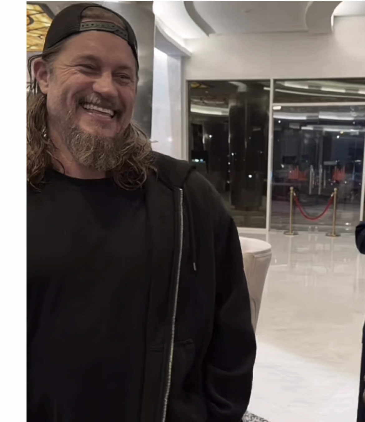 راغنار العفوي😂😂.                                                      #ragnar #travisfimmel #foryoupage #fyp 