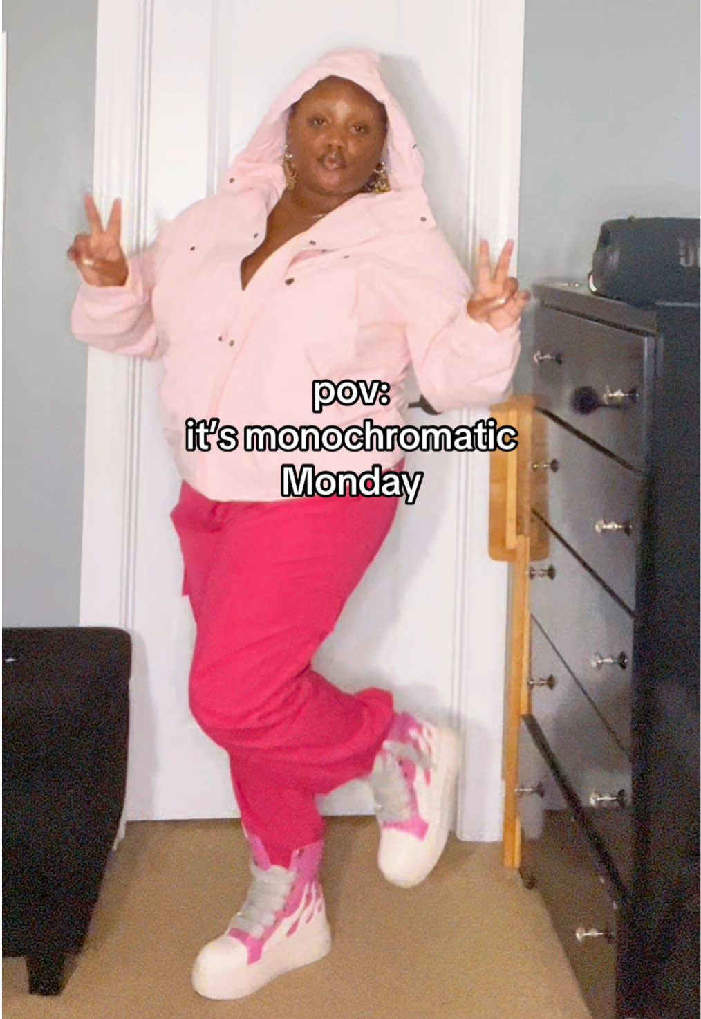 #meltdownmonday but make it monochromatic 🥲🩷 poppin it in my new pink pieces, i am in lovee! thx tiktok shop <3  #Monochrome #FitCheck  #BraidInspo  #PinkGirl 