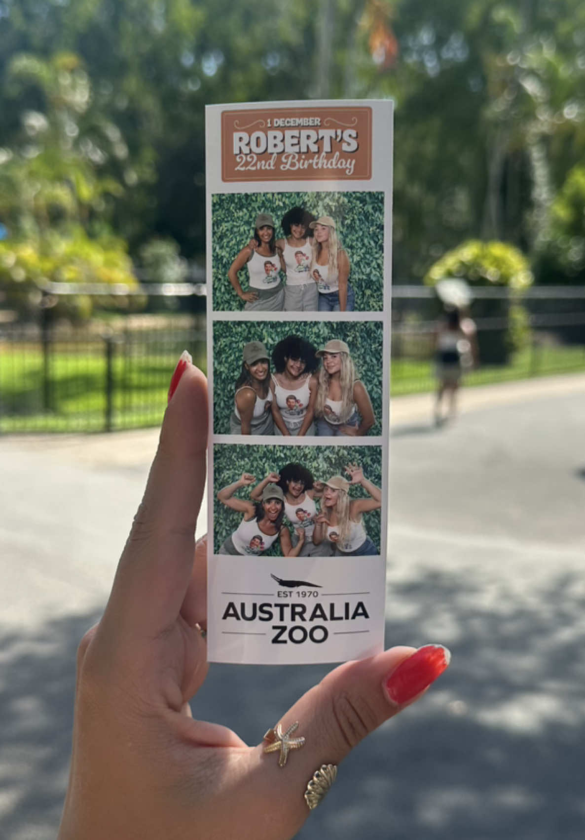 HELP ME TO TAG HIM!!!!!! @Robert Irwin happy birthday, we love u <3 (I traveled just for him and he was not there but I had soooo much fun!) #australia #australiazoo #robertirwin #irwinfamily #fyp 