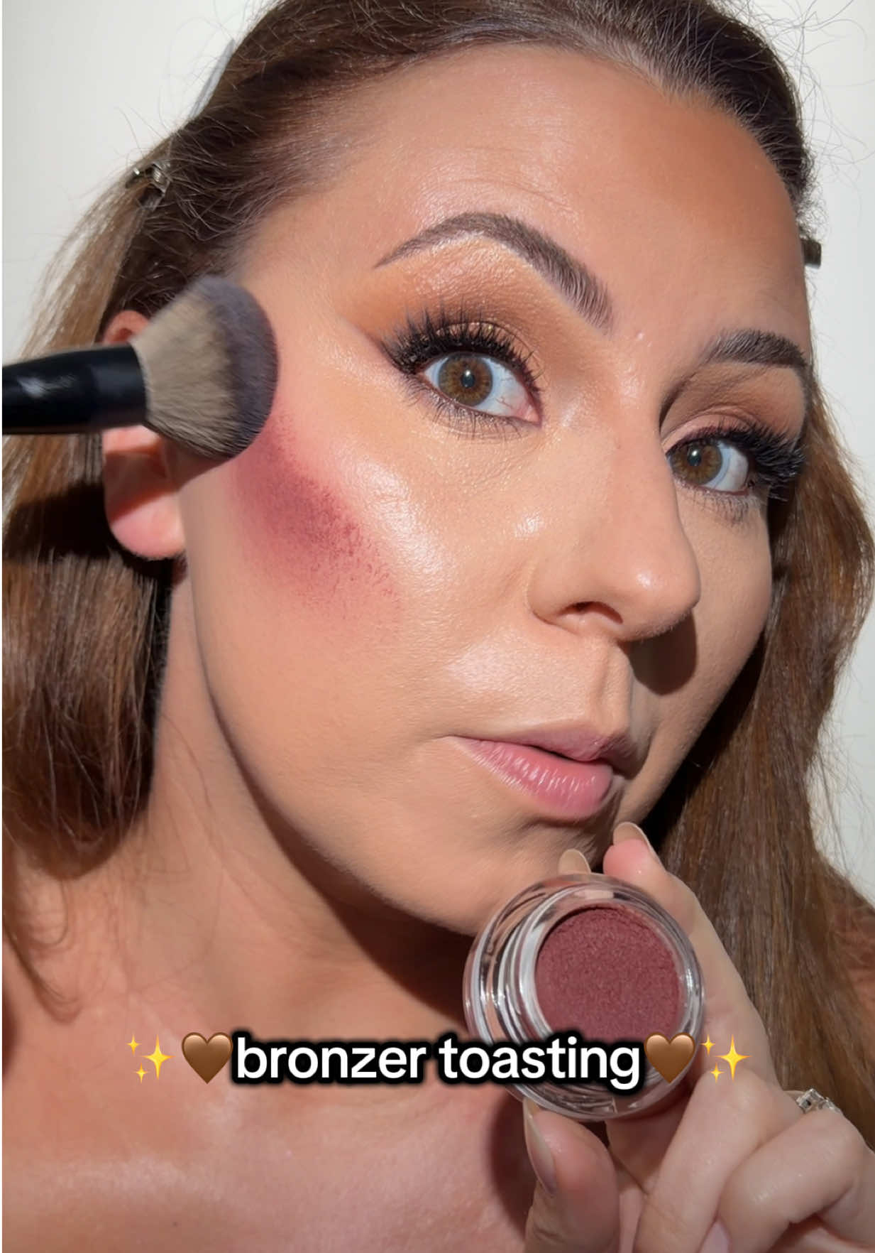 ✅‼️ SAVE THIS so you can try bronzer toasting 💖✨🤎 I’ll post this full makeup tutorial later 🥰 #makeuptips #makeuphacks 