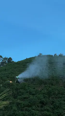 Pulverização🌱 #trator #newholland #agro #agricultura #pulverização 