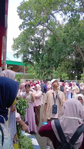 [𝐈𝐍𝐀𝐔𝐆𝐔𝐑𝐀𝐒𝐈 𝐎𝐌𝐁 𝐏𝐆𝐒𝐃 𝟐𝟎𝟐5] Yuk tonton keseruan kegiatan Inaugurasi OMB PGSD 2025, skuttt 😉💗‼️ Langkah awal menuju masa depan yang lebih cerah.🌈  Semoga kegiatan OMB di tahun-tahun mendatang bisa terus ditingkatkan, menjadi lebih seru, solid, dan memberikan manfaat yang lebih besar lagi bagi mahasiswa baru. 