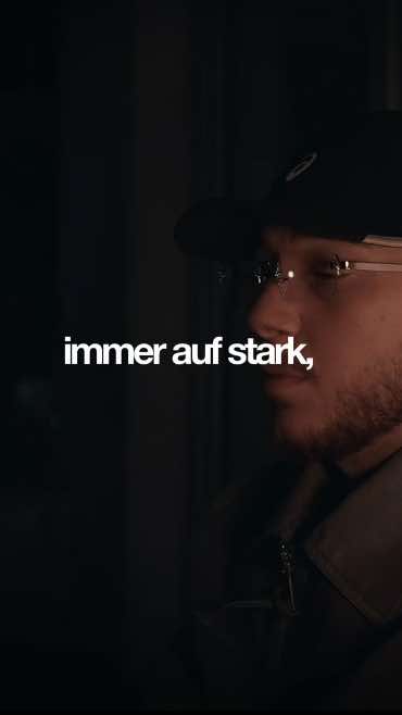 wir Männer machen immer auf stark.   Aber ehrlich?   Wir sind genauso schwach — wir zeigen’s nur keinem.  #fürdich #motivation #männlichkeit #stärke #cinematic 
