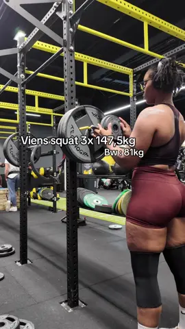 3x 147,5kg au squat ! Je veux minimum 170kg 👺🤏🏽 #fyp #powerlifting #GymTok #squat #josman 