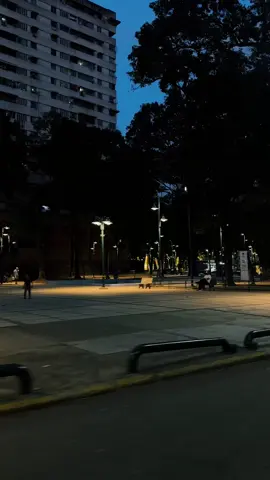 🧭 Plaza Madariaga: Una Pausa para Preguntar 