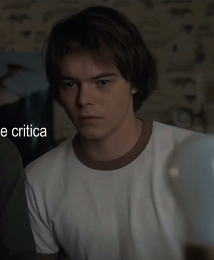 vê no sofá . . / #jonathanbyers #strangerthings #strangerthings5 #viral #foryoupage 