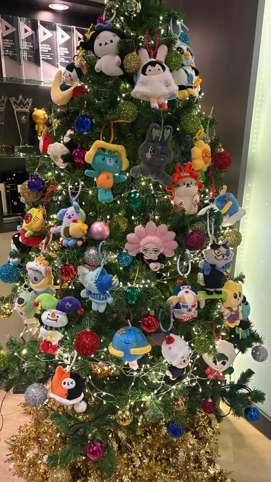 this Christmas Tree was so 🔥🎄 #mascot #gmmtv #nf #eb #ml