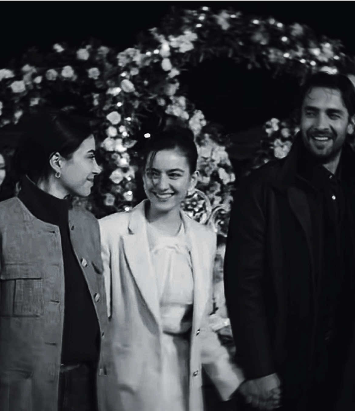 The dances are my fav thing ab the show #taşacakbudeniz #turkishseries #ulaştunaastepe #denizbaysal #fyp  Tasacak bu deniz 