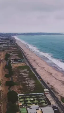 El trabajo continúa en #ElNuevoEcuador. Invertimos más de USD 400 millones en vías, puentes y corredores estratégicos que impulsan el progreso del país. Se reactivó el ferrocarril, se fortaleció la conectividad aérea, los proyectos residenciales y las soluciones de vivienda que mejoran la calidad de vida de miles de familias. #ElNuevoEcuadorCumple 