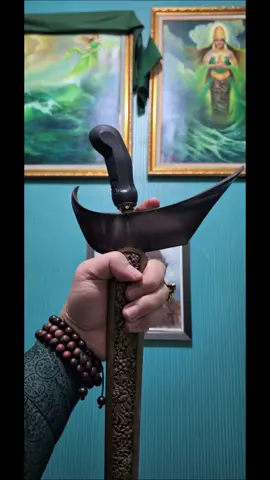 Melalui restu para leluhur se-Jagat Nusantara.... #keris #pusakanusantara #nyirorokidul #pantaiselatan #segorokidul