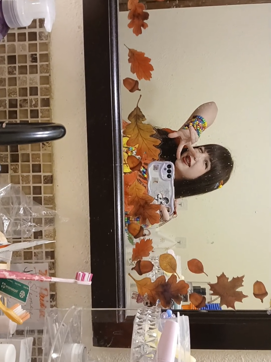 short haiirrr#backrooms #decora #dreamcore #weirdcoreaesthetic #fypシ 