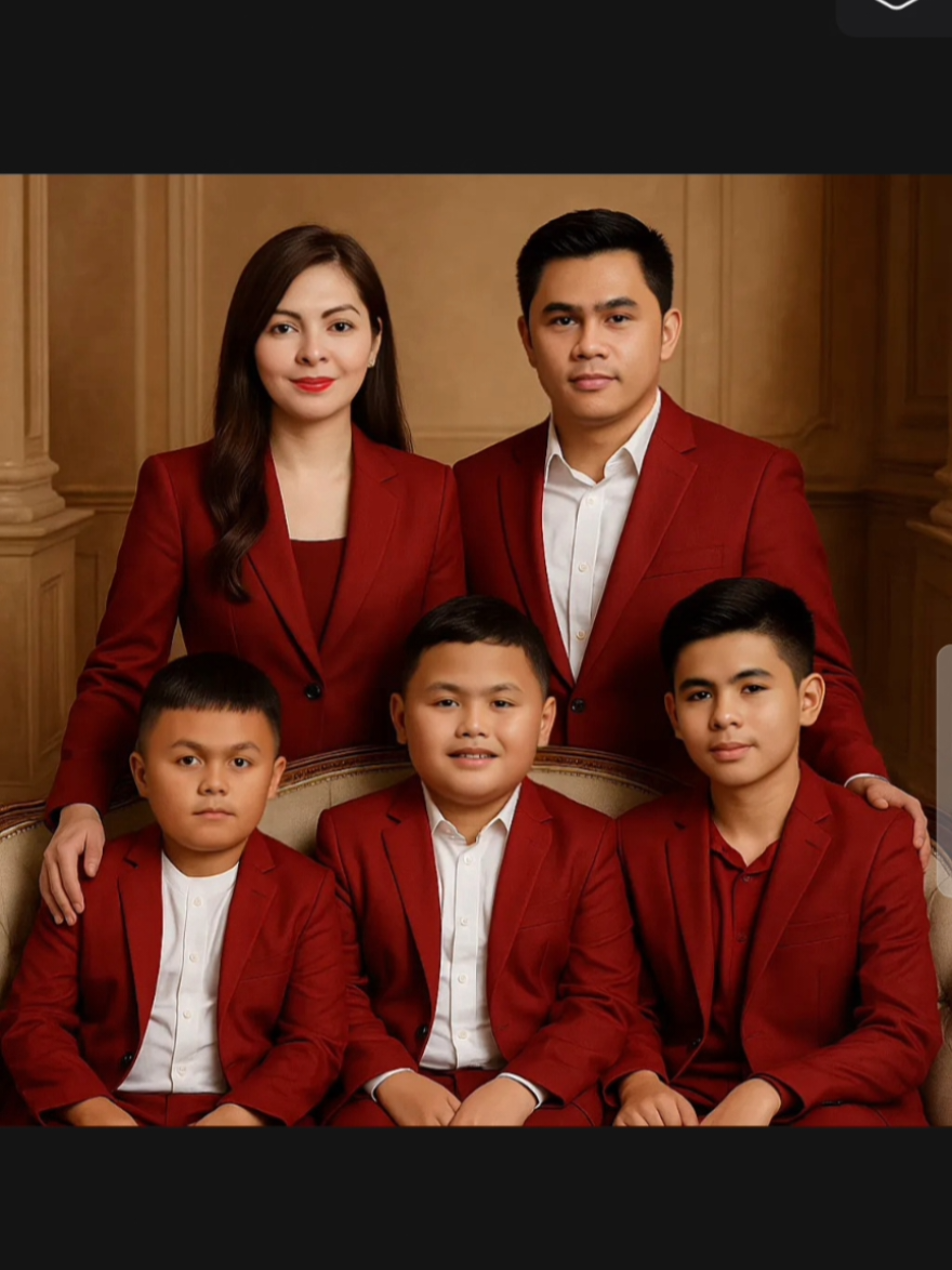 A happy family ❤️ #familyportrait #familypictures #pictureediting #editing #picture 