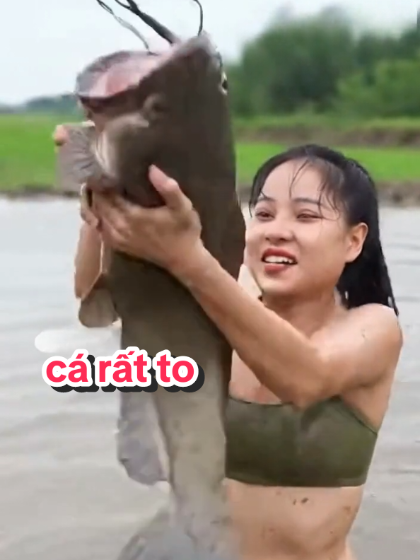 em bắt được cá rất to #batca #xuhuong #phunungaynay #tiktok #bikini 