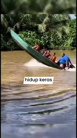 selamat pagi ketuia monitor ketua ini salah satu penakpuk banjir ketua😂😂😂